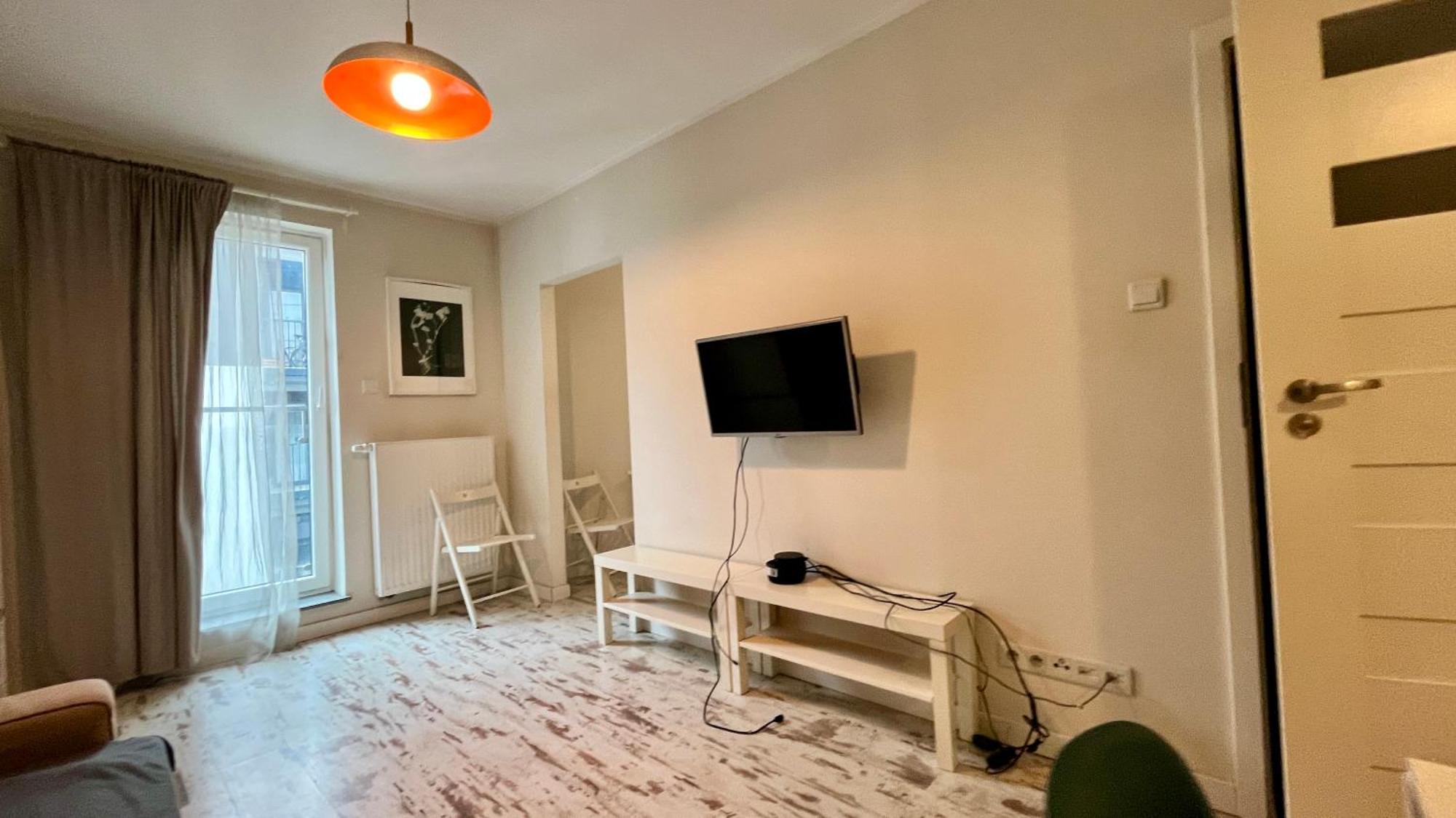 Slusarska Street Apartment *